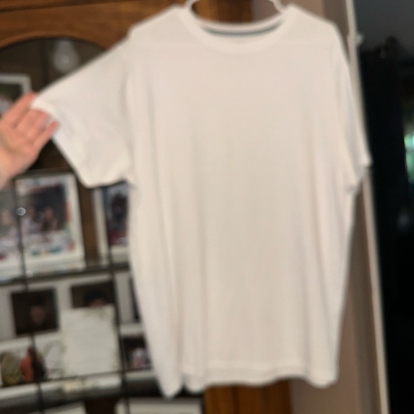 NWOT MENS WHITE SHIRT. MUST BE BUNDLED (T) - Picture 3 of 3